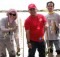 Penanaman bakau secara simbolis oleh duta brightFuture, relawan, pihak Unilever dan pemerintah setempat