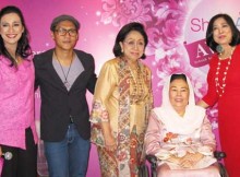 Shahnaz Haque, Nugie, Ibu Martha Tilaar, Ibu Sinta Nuriyah Wahid, dan Ibu Nining W. Permana dari Tupperware Indonesia