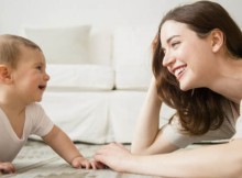 Tips Mengajak Bayi Bicara