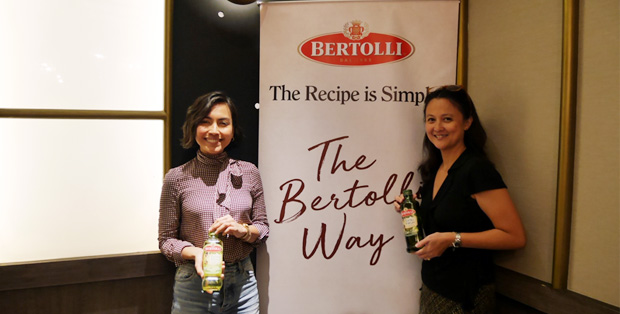 Foto : (kiri - kanan) Putri dari pakar kuliner Indonesia Bondan Winarno, Gwendoline Winarno dan Emilia Achmadi yang merupakan seorang nutrisionis