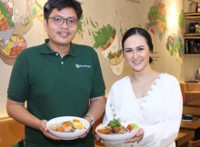 Foto : Adhi Putra Tawakal, Marketing Manager, SaladStop! Indonesia &. dr. Maria Charlotte, BMedSciJPG